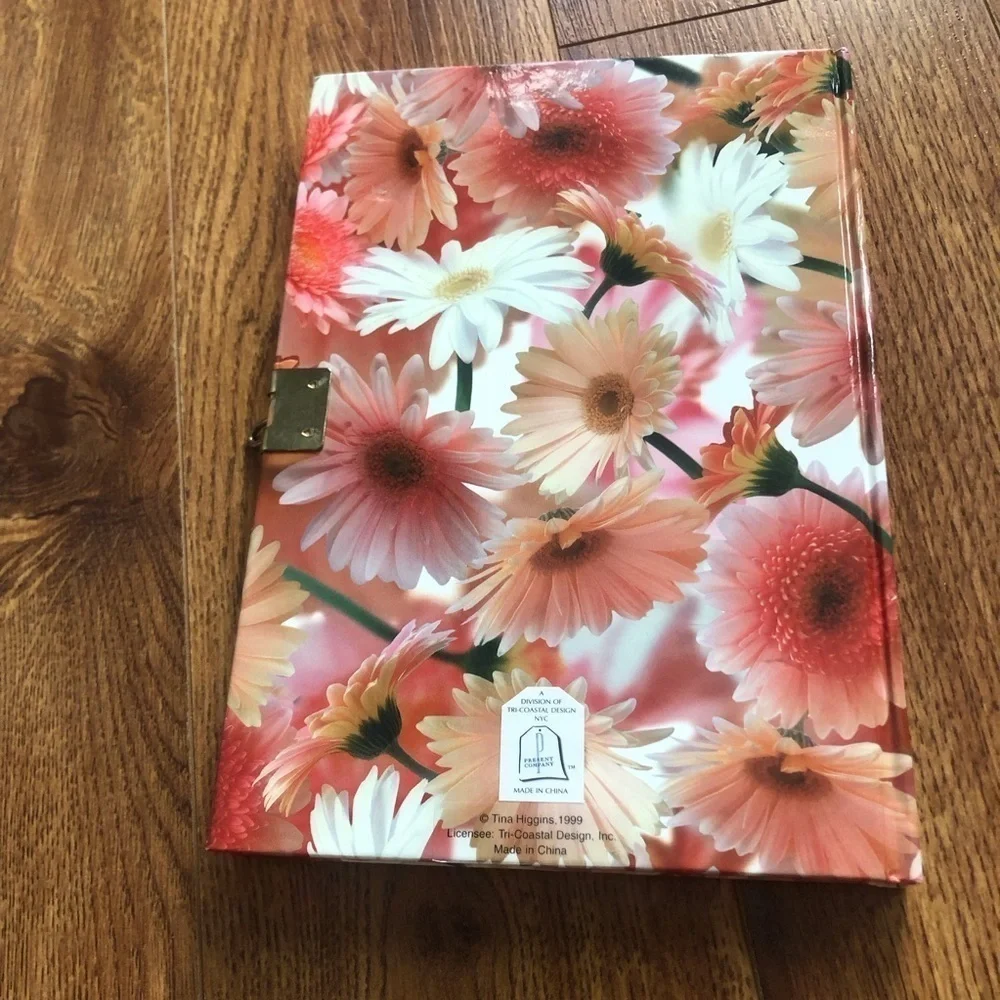 Floral Gerber Daisy locking journal